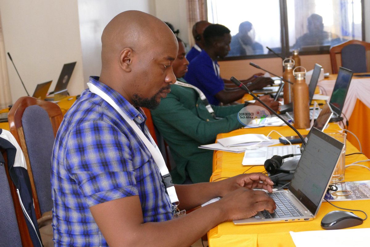 boscotechafrica's tweet photo. DBTA #Green #TVET Project:
#Solar #PV Workshop for Green Specialists and Green Facilitators from Kenya, Angola, Burundi, Madagascar and Nigeria currently ongoing in Nairobi, Kenya. The training is being facilitated by Solar Experts Dr George Adwek Adwek and Mr Njuki Njururi. https://t.co/NOGEl579ge