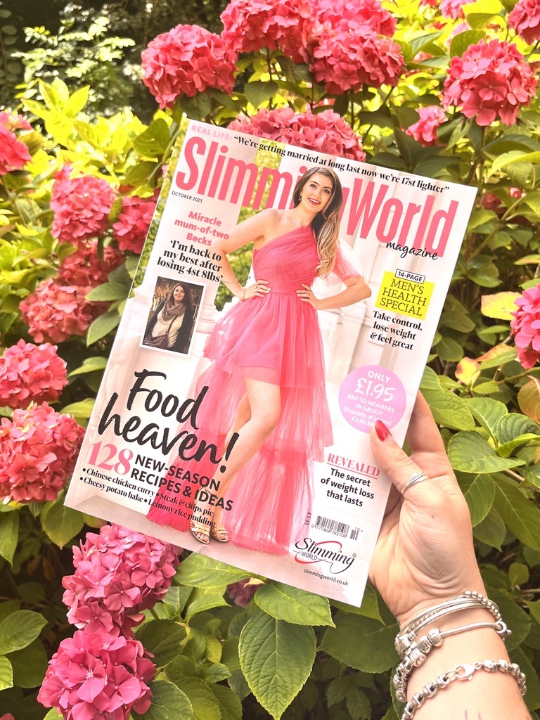 See out your summer in style with the newest issue of Slimming World Magazine 📕 – it’s packed with slimdown strategies 💪, sun-kissed recipes 🥗 and member success stories 🤵 galore! Get your copy exclusively in Slimming World groups from today!