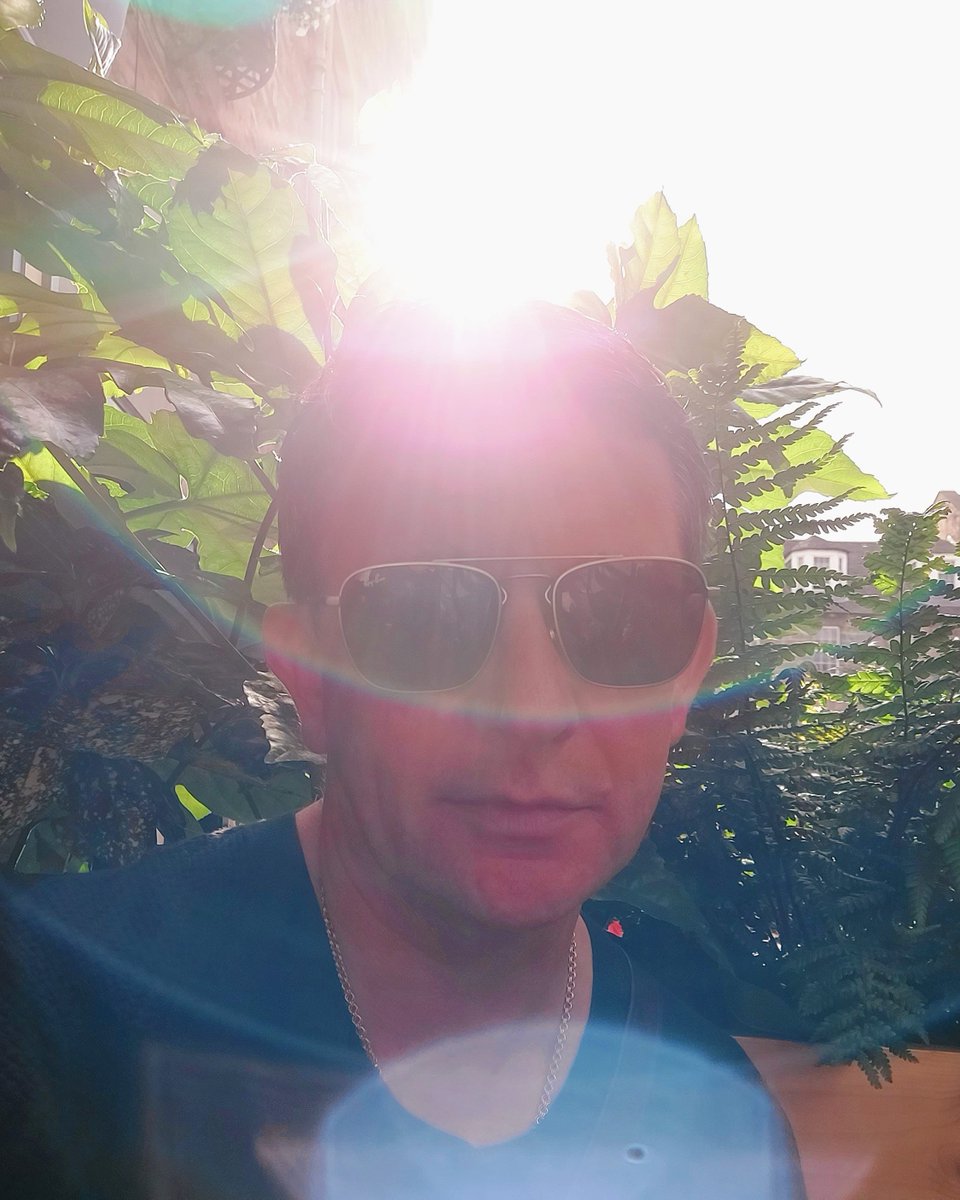 nutgoneflake's tweet photo. Sunshine superman.... https://t.co/L5iVyoefyy