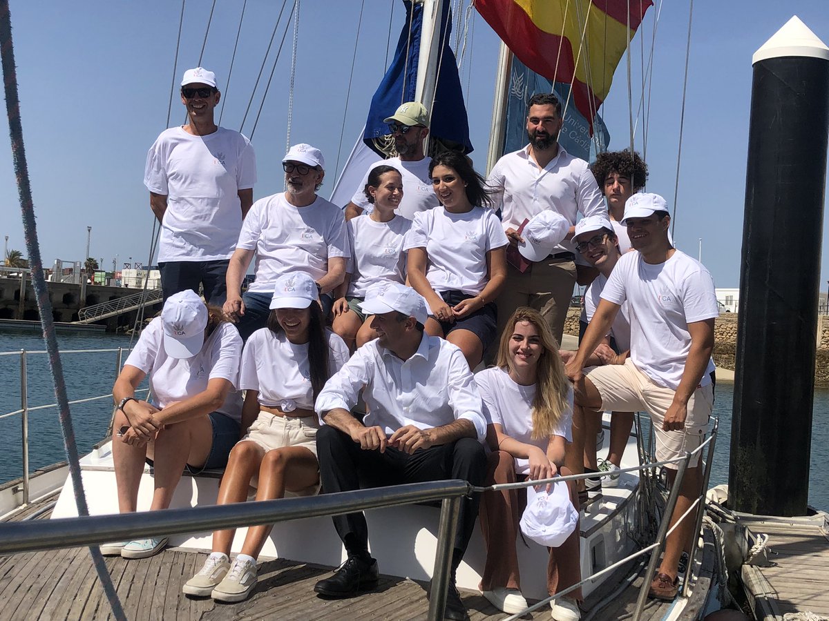univcadiz's tweet photo. El buque Tartessos de la UCA, con una tripulación compuesta por estudiantes de distintas titulaciones y profesorado de la Universidad de Cádiz, parte este martes hacia Lisboa para, como en anteriores ediciones, completar el último tramo de la #GranRegata2023 hasta #Cádiz https://t.co/cgAKzTvPyN