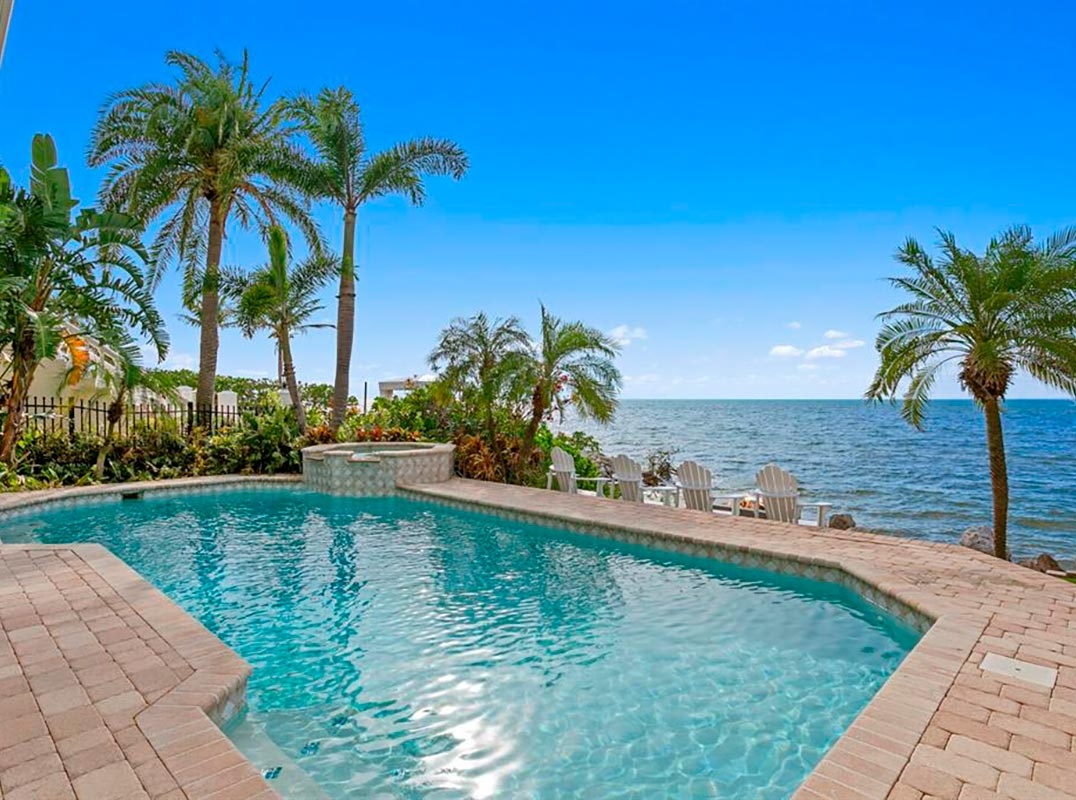 luxuryhomemag's tweet photo. Experience Coastal Elegance
https://t.co/wugIIDf6wk
LHM Tampa Bay and Surrounding Areas
Presented by Jennifer Zales |Coldwell Banker 
#luxuryhomemagazine #luxuryhomes #tampabayluxuryhomelisings #tampabayflluxuryhomesforsale  #flluxuryhomelistings #flluxuryhomesforsale https://t.co/Z5ryc9eyGA