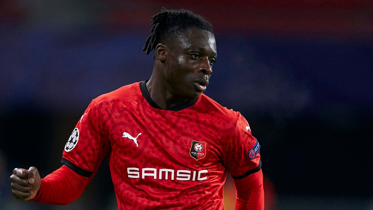 Oferta millonaria del Manchester City por Jérémy Doku.
Tal y como apunta la información que ha dado a conocer Fabrizio Romano, el Manchester City ofrecerá al Rennes entre 55 y 60 M€ a fin de llevarse el gato al agua con la contratación del futbolista de 21 años.