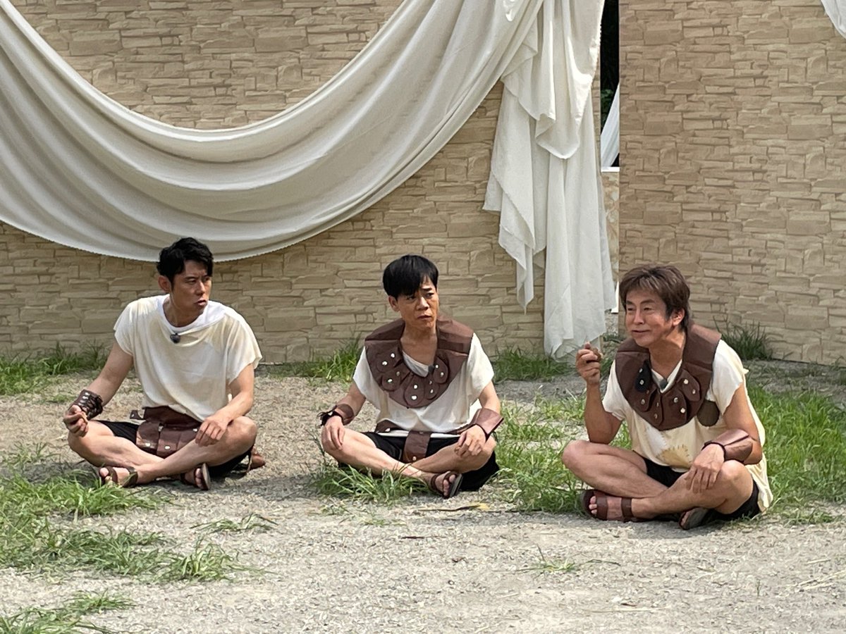 horiuchi_ken's tweet photo. ネプチューン３人が
22日（火）19:30〜 NHK Eテレ「#名将たちの勝負メシ」に出演📺
名将、偉人達が食べていた料理を再現🍳
今回の名将はローマの英雄「ユリウス・カエサル」
2000年以上前にカエサルが食べていた料理とは⁉︎
番組では、久しぶりに３人でコントを披露‼

 #ネプチューン #コント https://t.co/cOliJ6cc2M