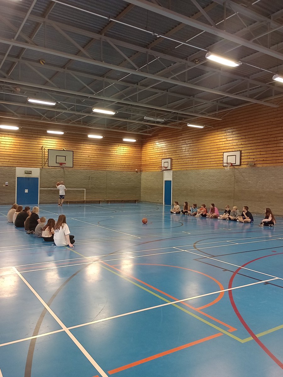 CastleManorTL's tweet photo. Mr.Bonas showing them how it's done. Basketball that is. https://t.co/9mhpKDQHyp