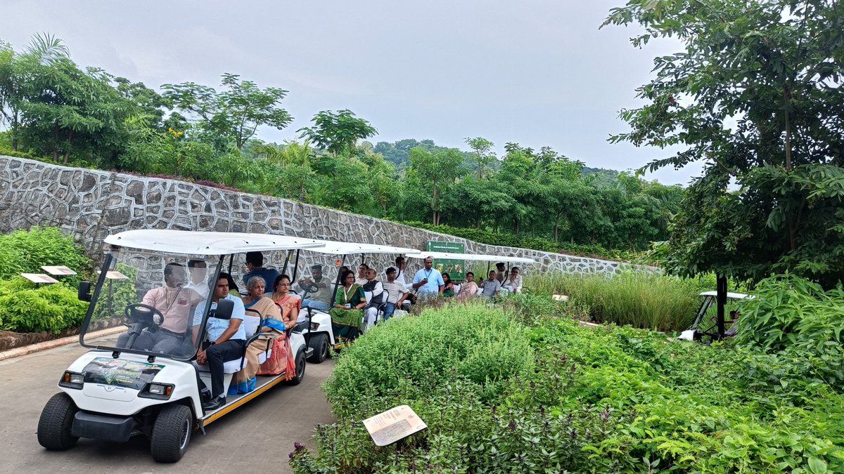 nsitharamanoffc's tweet photo. Smt @nsitharaman visits Arogya Van developed near the Statue of Unity in Kevadia, Gujarat.

Arogya Van, which exhibits a wide range of medicinal plants and health-related landscapes, has been developed to raise awareness about the important role played by plants in the wellness of human beings. 

There are five gardens inside Arogya Van – Garden of Colours, Aroma Garden, Yoga Garden, Alba Garden and Lutea Garden.
