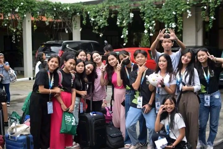 BarlesJesca's tweet photo. Youth camping https://t.co/uTlLFNpnqi