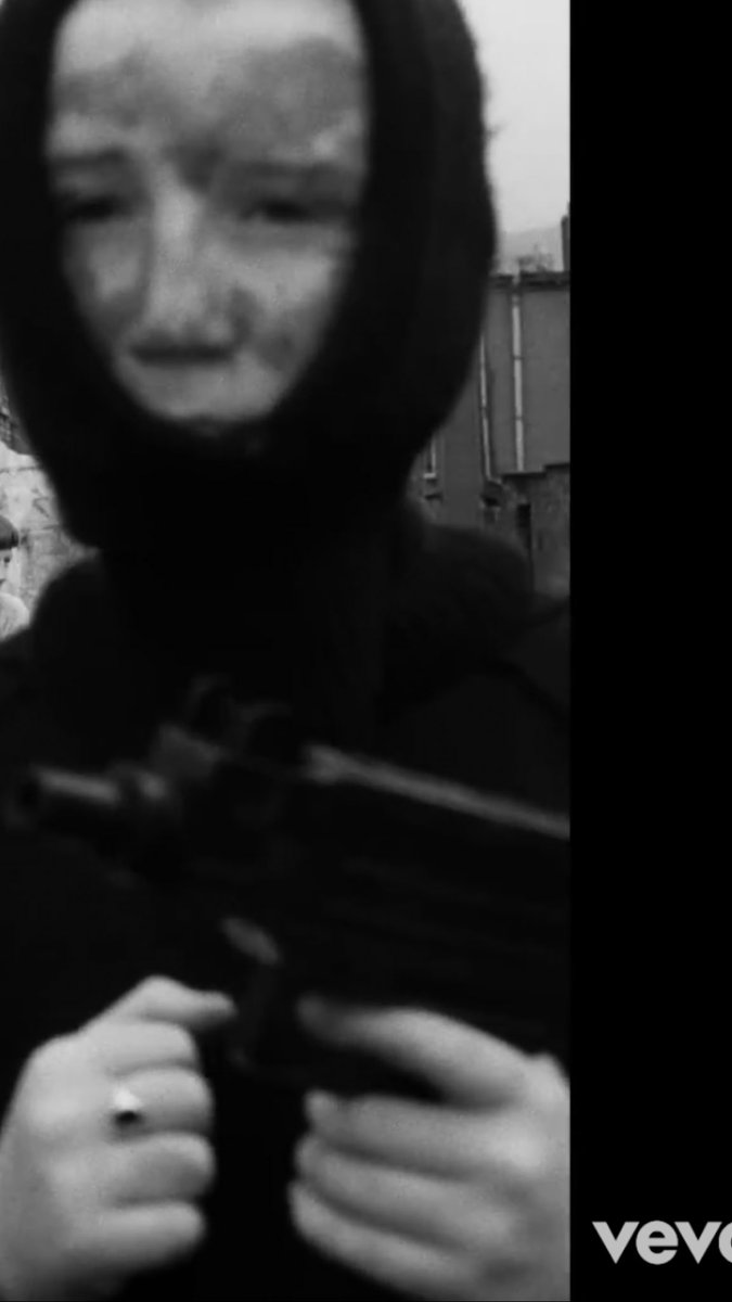 Have they ever identified the wee loyalist 🇬🇧 from the Cranberries video yet?? 😂😂