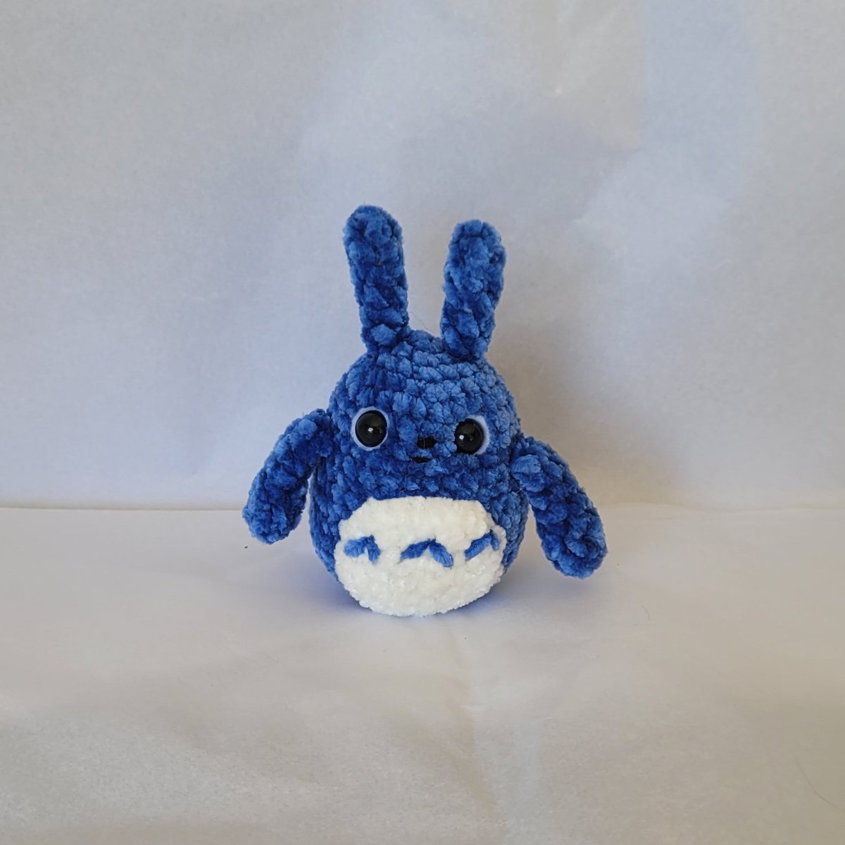 VicPontos's tweet photo. Totoro azul com fio pelúcia 

Tamanho aproximado: 10,5cm

De R$55,00 por R$44,00 (20% off) + frete 

(para calcular o frete, me manda o CEP por DM) https://t.co/5AkrtY4epv