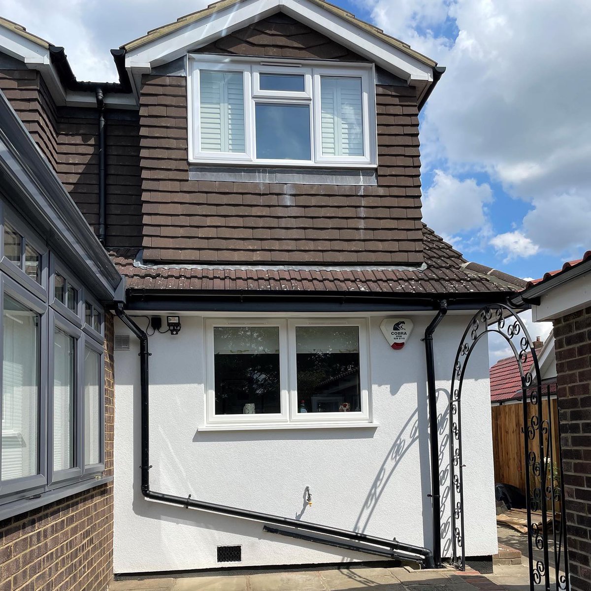 Eddie from @epgplastering_ltd applied the render to this home in Essex after becoming Baumit approved at our academy in 2022. The homeowner said “Eddie is the best, I cannot fault his work... the rendering was done to the highest standard”Finished in SilikonTop – 0019, 1.5mm.