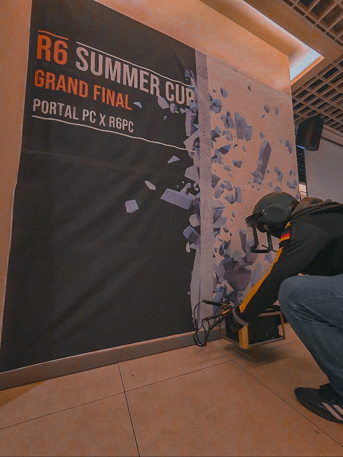 ChrisDaAsian's tweet image. R6 Summer Cup viewing party @PortalPC

Thanks for the photos @Dino_Da_Game 

#ubisoft #RainbowSixSiege