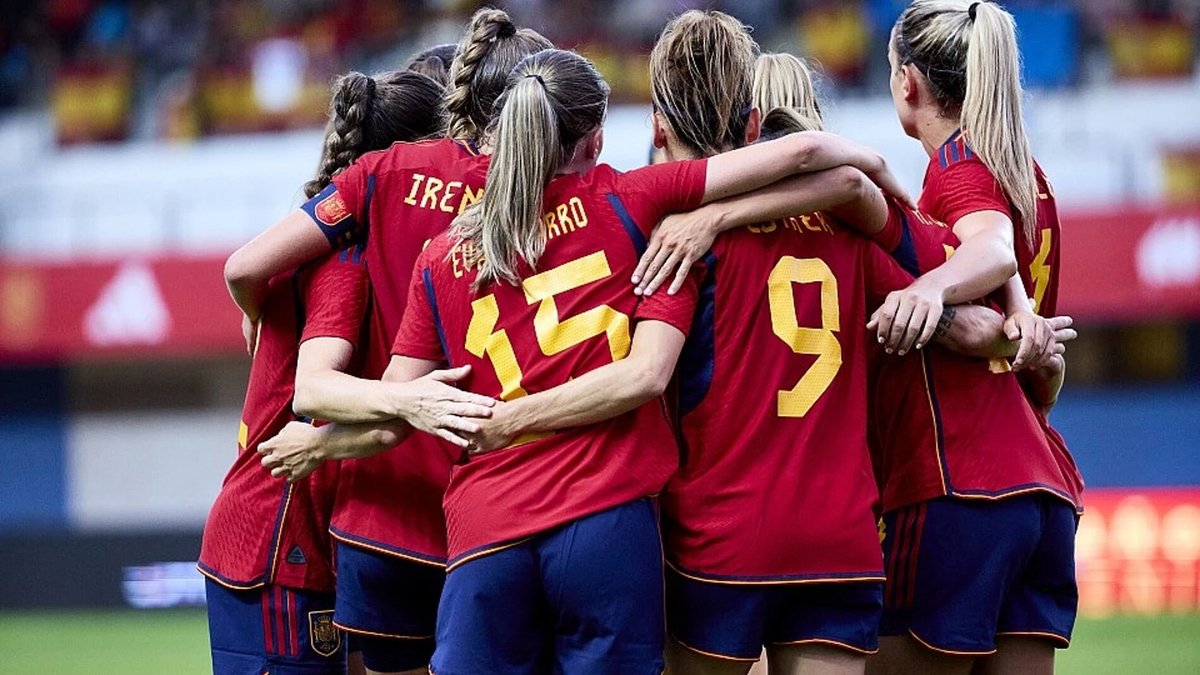 En Dehesia estamos felices; una vez más, las mujeres volvemos a demostrar nuestra fuerza y valía 💪🏻

Enhorabuena a la selección española femenina ¡Campeonas del mundo! 🎉🎊

#futbol #campeonasdelmundo #momentosunicos #copamundial #seleccionespañola #mundialdefutbol
