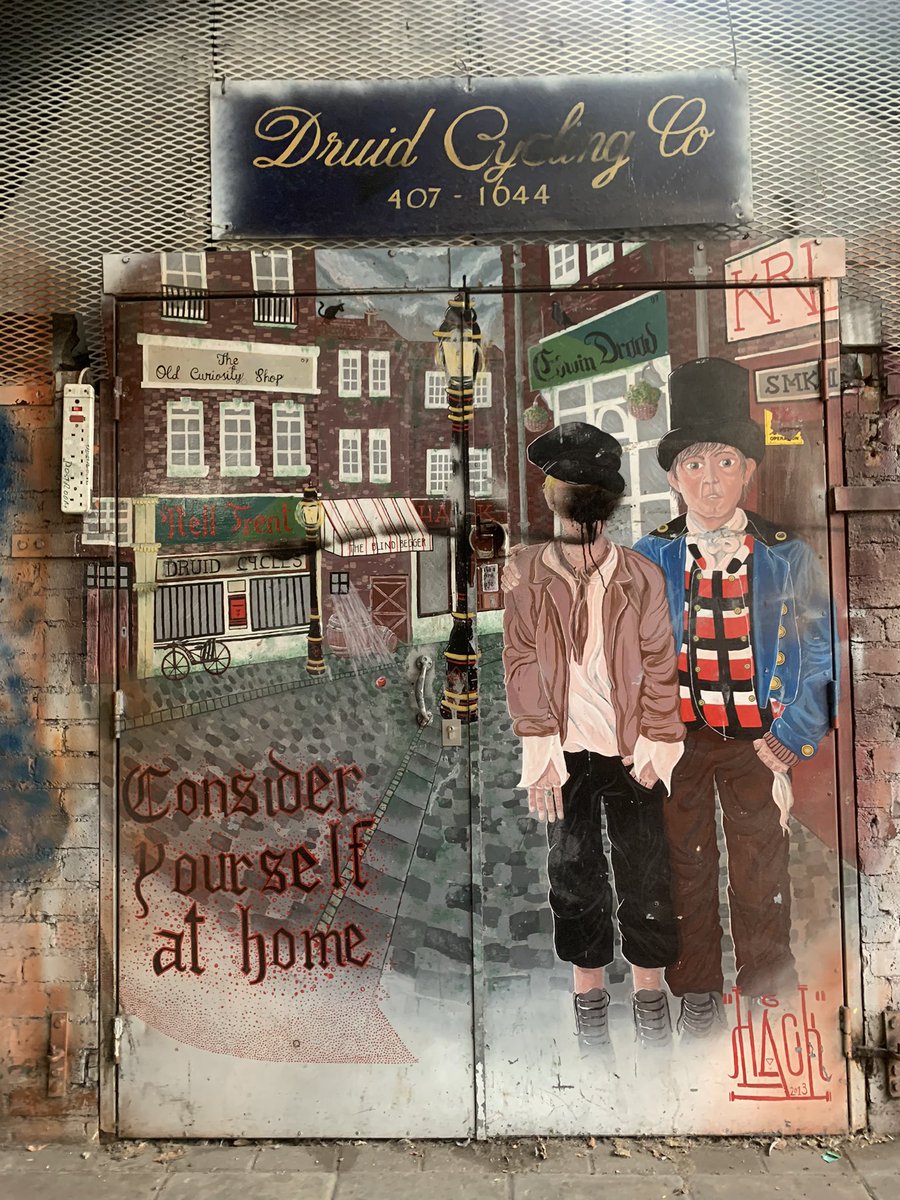 Just around the corner from my new flat 👀 
Intrigued by the merging of multiple texts + specific ‘real’ London sites (blind beggar - where I happened to watch ⚽️ yesterday!) to create image of Vic London, maybe one for <a href="/VictorianLondon/">Lee Jackson</a>!