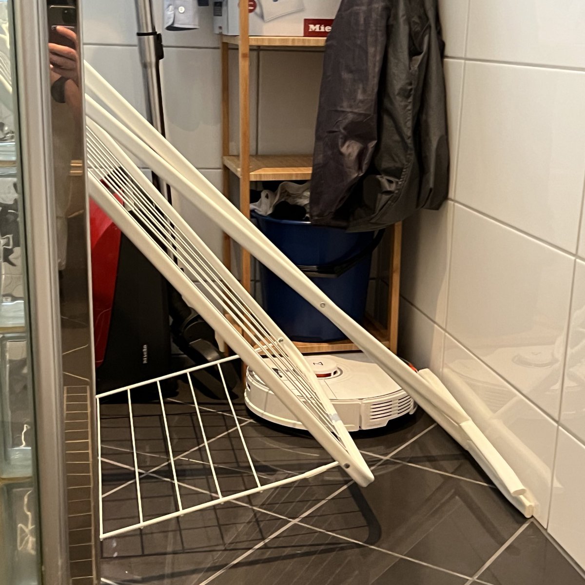 andersslake's tweet image. congrats clown