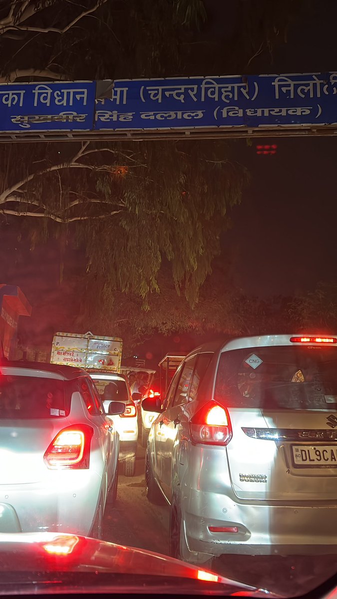 jeevansingh765's tweet photo. @dtptraffic  pichle 5-7 dino se lagatar yaha trafic lag rha hai n koi solution nhi hai .. plz ho ske to yaha tarifc ka koi solution nikaliye .. hoping for the best https://t.co/sx4rDvU0vy
