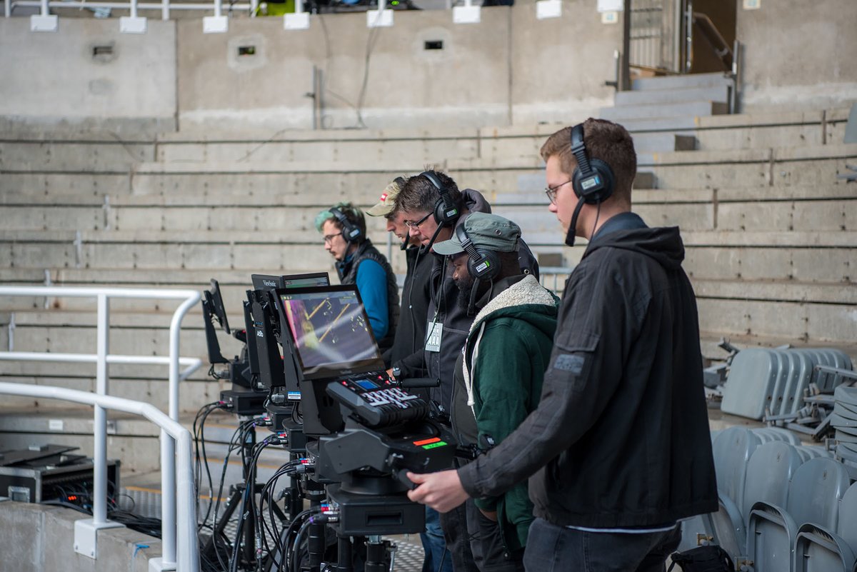 RobeAroundTheUK's tweet image. British rock singer, songwriter &amp;amp; musician Sam Fender played two homecoming shows at St. James’ Park in Newcastle with lighting designed by Sam Tozer also the show’s creative director and equipment supplied by @adlib including @Robelighting  #FORTES #RoboSpot systems.