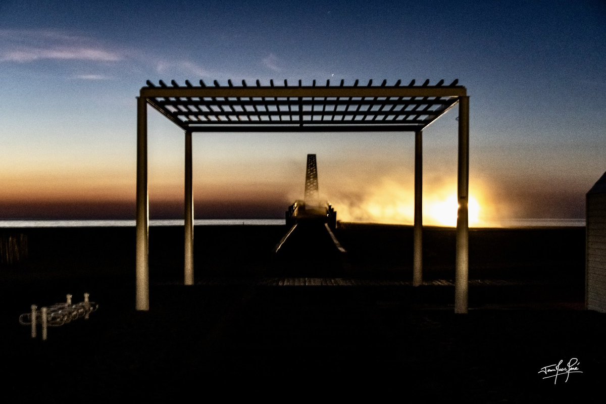 jmg1134's tweet image. Lever de soleil sur Port Leucate. Perspectives futuristes pour un moment unique… 
#leucate #portleucate #aude #occitanie #plage #suddelafrance #cotedumidi #sunrise #sunrisephotography #photography #photographie #photo #photographer #photoshoot #canon #canonphotography