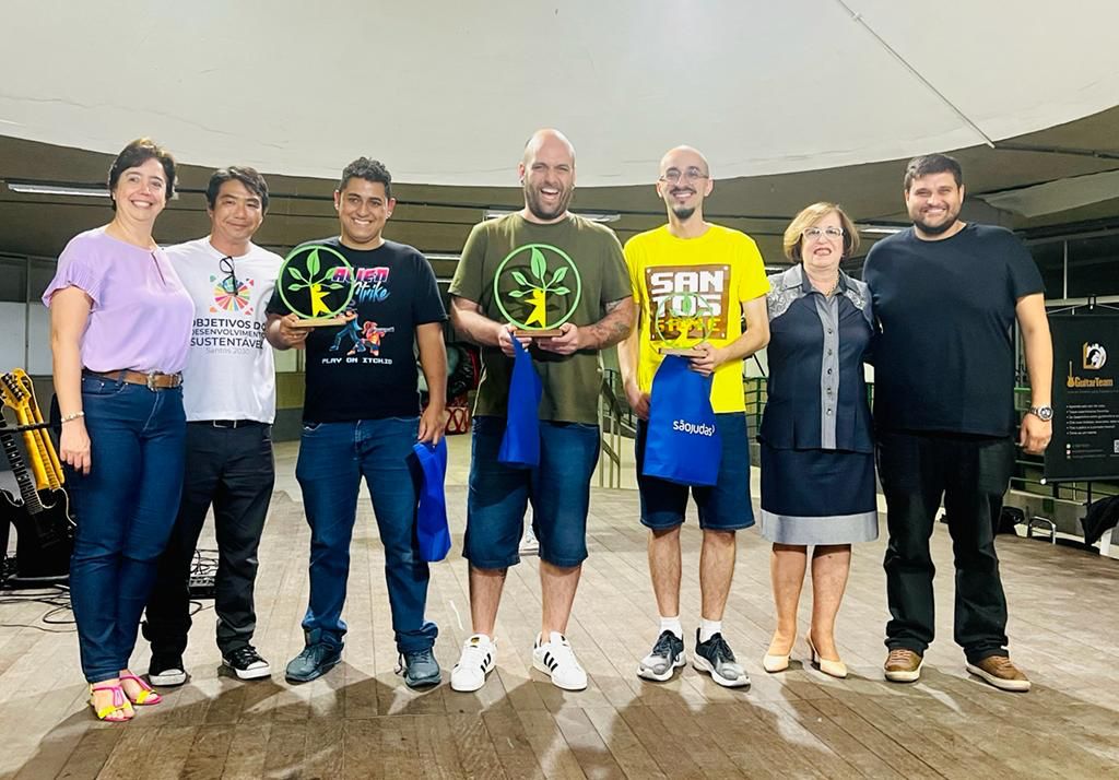 GamesUndev's tweet photo. Ganhamos!!

Participamos de uma #gamejam que o desafio era fazer um #jogoeducativo divertido e ficamos em PRIMEIRO LUGAR!

Veja o #devlog completo ➤ https://t.co/7lzzXts486

@PinhoEdnar https://t.co/haSLx6D7Ck