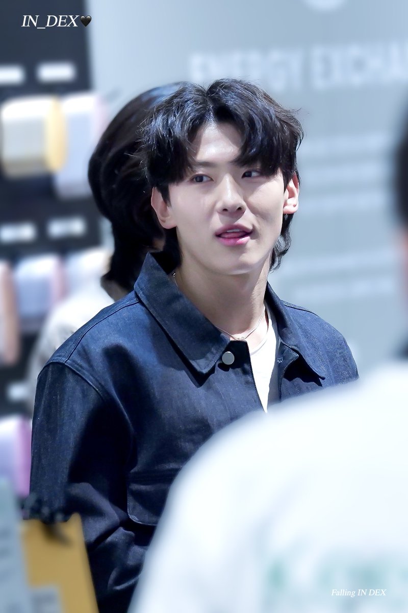 IN___DEX__'s tweet photo. 230817 핏타민 POP-STORE #HQ
진짜 김덱스 그냥 프로 아이도루 아닌지 ,, 🫠
#덱스 #DEX #김진영 #Falling_IN_DEX https://t.co/BRzMVWz2Zp
