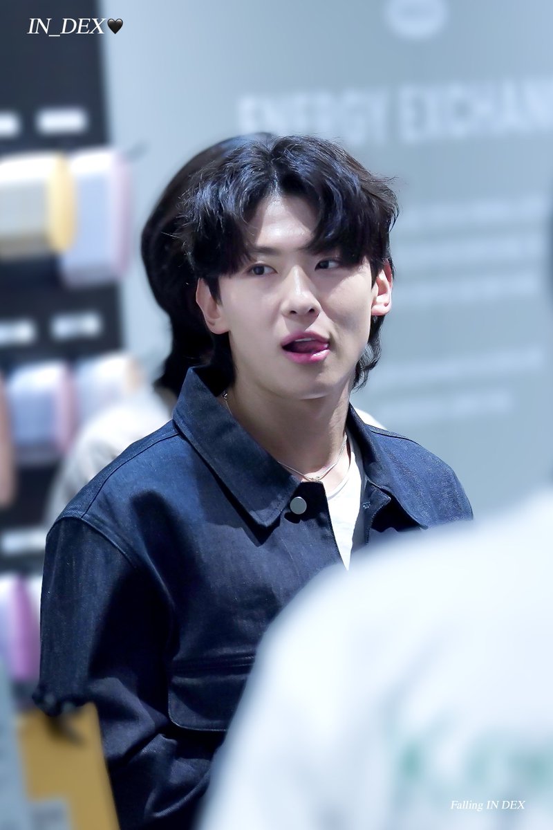 IN___DEX__'s tweet photo. 230817 핏타민 POP-STORE #HQ
진짜 김덱스 그냥 프로 아이도루 아닌지 ,, 🫠
#덱스 #DEX #김진영 #Falling_IN_DEX https://t.co/BRzMVWz2Zp