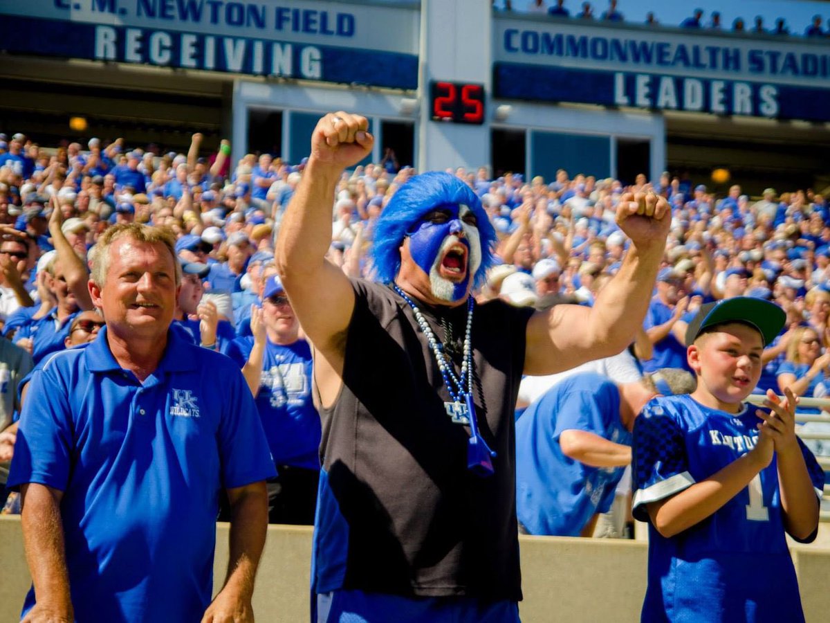 FlemFlam_'s tweet photo. 1️⃣2️⃣ days to Kickoff!
The 12 man has got to show up this year week after week and set the tone for each and every game!
#BBN #GoBigBlue #GoCATS #KentuckyFootball #CountdownToKickoff #KBcountdown https://t.co/5DqB66fKjh