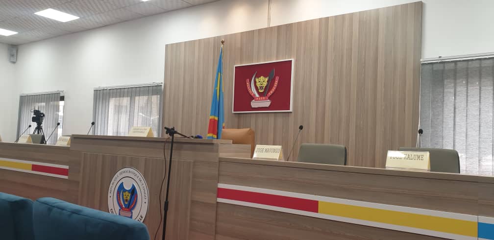 Jojobozibukasa2's tweet image. #JUSTICE : PROCÈS MATATA PONYO

En direct de la Cour Constitutionnelle,  en attendant entendant le début de l&apos;audience de Matata Ponyo. Si possible la retransmission en direct sur #RNTC.

 @rtncofficielle1 @Liberteplustv