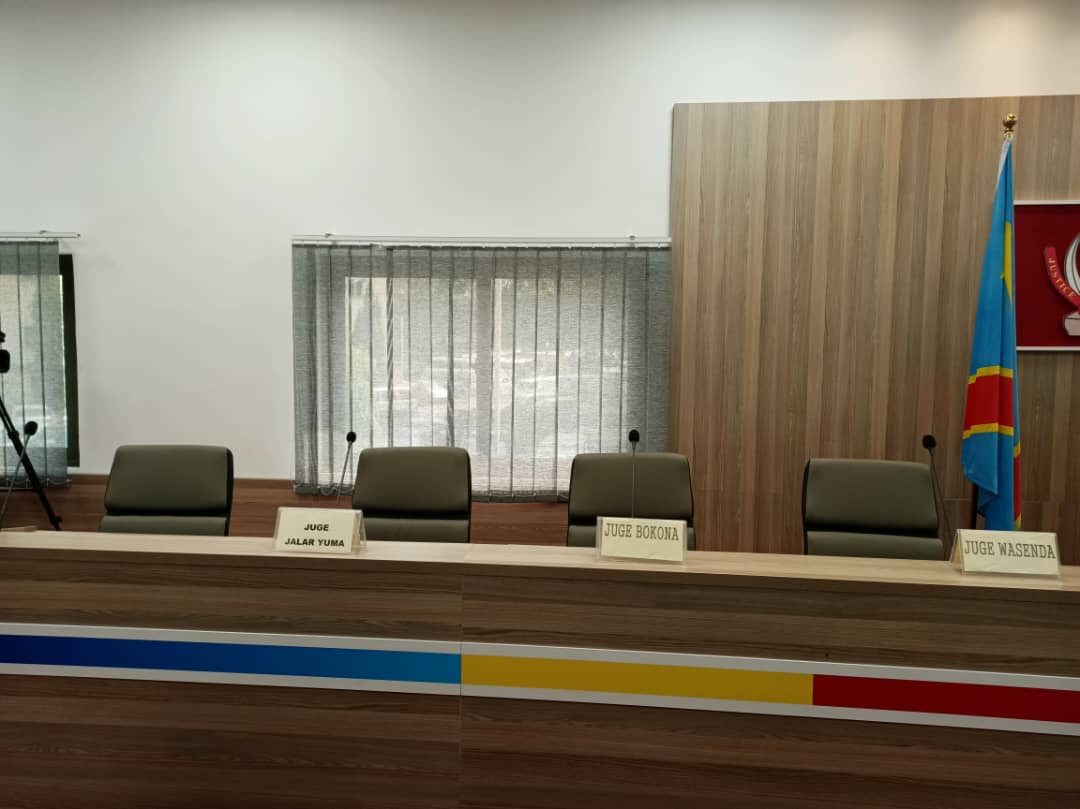 Jojobozibukasa2's tweet image. #JUSTICE : PROCÈS MATATA PONYO

En direct de la Cour Constitutionnelle,  en attendant entendant le début de l&apos;audience de Matata Ponyo. Si possible la retransmission en direct sur #RNTC.

 @rtncofficielle1 @Liberteplustv