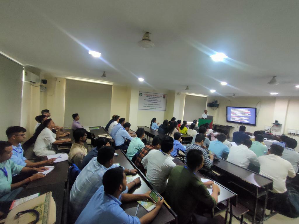 AFS_Assam's tweet photo. 12 Days Junior Assistants and Stenographers Training Program at  Assam Forest School, Jalukbari.

A lecture on Fundamental Rules and subsidiary was delivered by Shri N.N Bora,AFS(Retd)
@cmpatowary @CMOfficeAssam @mygovassam @assamforest @mkyadava @sonalighoshdws https://t.co/RMqxW8yhPu