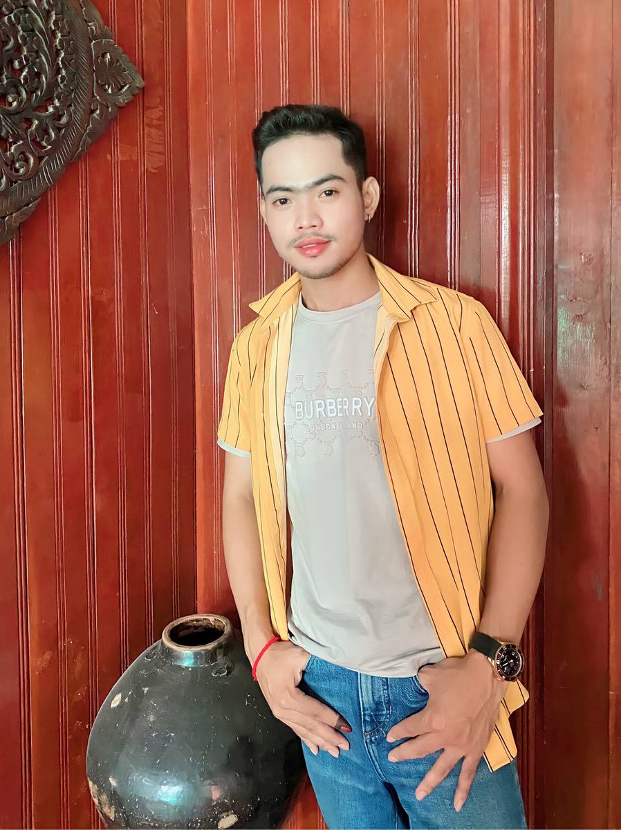 OunSing2's tweet photo. អត់គ្នា😊😊 https://t.co/UBpdOEnYxN