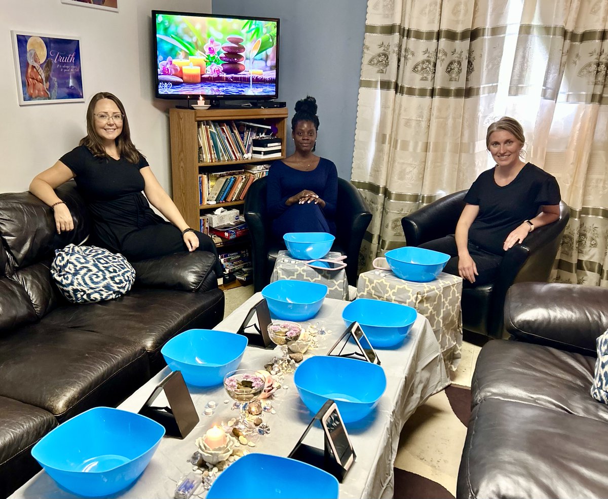 BravestoneC's tweet photo. Last week we had a special afternoon just for the mothers, where our counselors provided a pampering session. Our counselors are experienced in creating a nurturing, supportive atmosphere.

#wellness #support #journey #selfcare #domesticviolence #Manitoba https://t.co/8HZ0o8lMrH