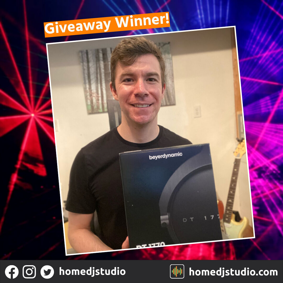 homedjstudio's tweet photo. Congratulations to our latest giveaway winner Chris!
.
𝗘𝗻𝘁𝗲𝗿 𝘁𝗵𝗶𝘀 𝗺𝗼𝗻𝘁𝗵’𝘀 𝗴𝗶𝘃𝗲𝗮𝘄𝗮𝘆 𝘁𝗼 𝘄𝗶𝗻 𝗮 𝗽𝗮𝗶𝗿 𝗼𝗳 𝗔𝗞𝗚 𝗞𝟳𝟬𝟮 𝘀𝘁𝘂𝗱𝗶𝗼 𝗵𝗲𝗮𝗱𝗽𝗵𝗼𝗻𝗲𝘀!
👉 https://t.co/J7dzwtlJkr
.
#k702 #akg #beyerdynamic #beyerdynamicdt1770pro https://t.co/FBzlH5u93F