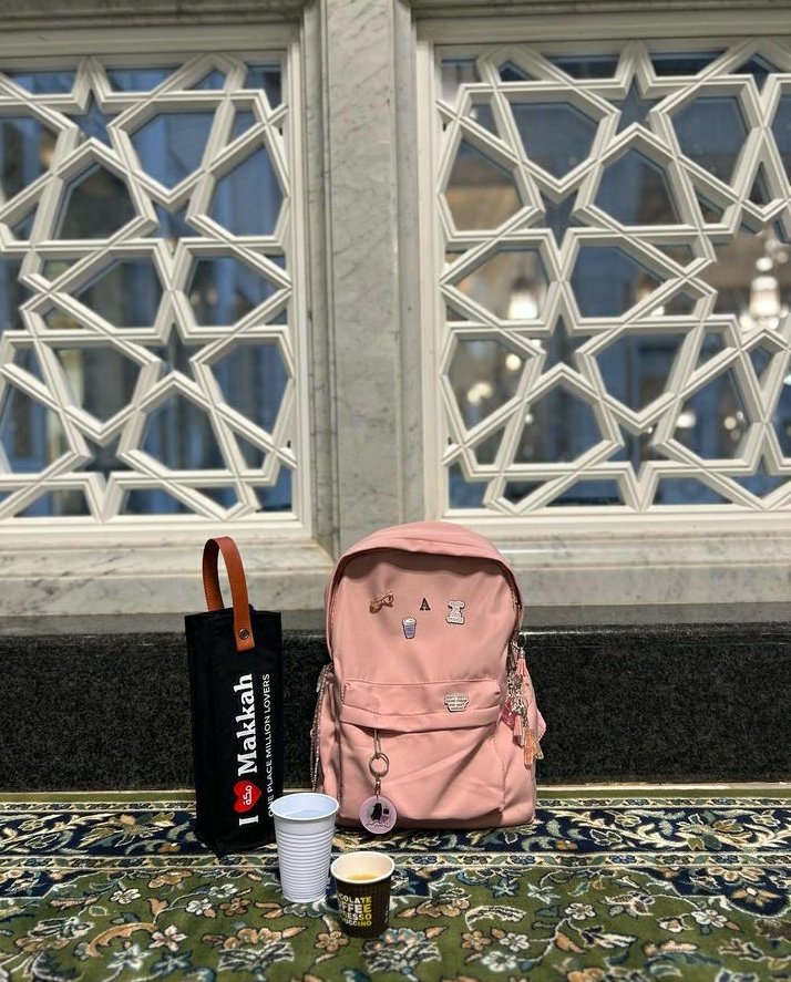 Alaa_ba12's tweet photo. oh how i long to go back to Makkah.
prayers, heartfelt duas, and tears. https://t.co/grcvx76mJY