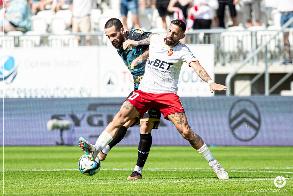 En el ŁKS jugaron sus tres españoles 🇪🇸. Enorme <a href="/Josepiru20/">pirulo</a>, estuvo en todas el gaditano creando innumerables ocasiones de peligro arriba. Destacó una gran galopada por la izquierda que ganó el meta en el mano a mano y dos remates que le paró Klebaniuk
#ŁKSPOG #Ekstraklasa