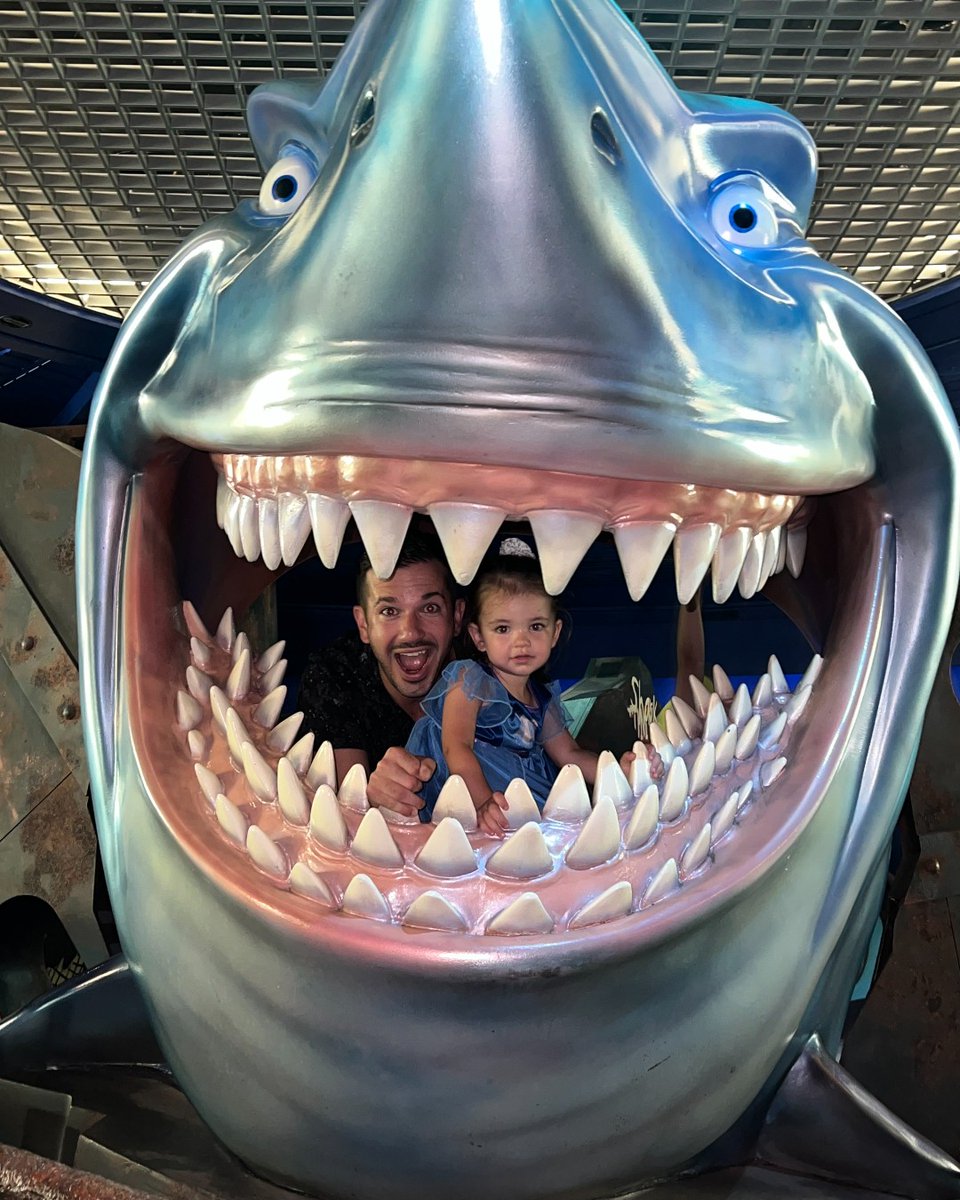 new965philly's tweet photo. SAY CHEESE! ๐ธ ๐ง @BennettOnAir + his family had a blast checking out the #EPCOTยฎ International Food & Wine Festival just for you ๐คฉ
Check out more of their #DisneyWorld journey on our Instagram story! ๐ฐ โจ
๐ฒ https://t.co/jWR0BvK1cO
#DisneyWorldMagic #TogetherWeAreMagia https://t.co/FIzJmWV1Fe