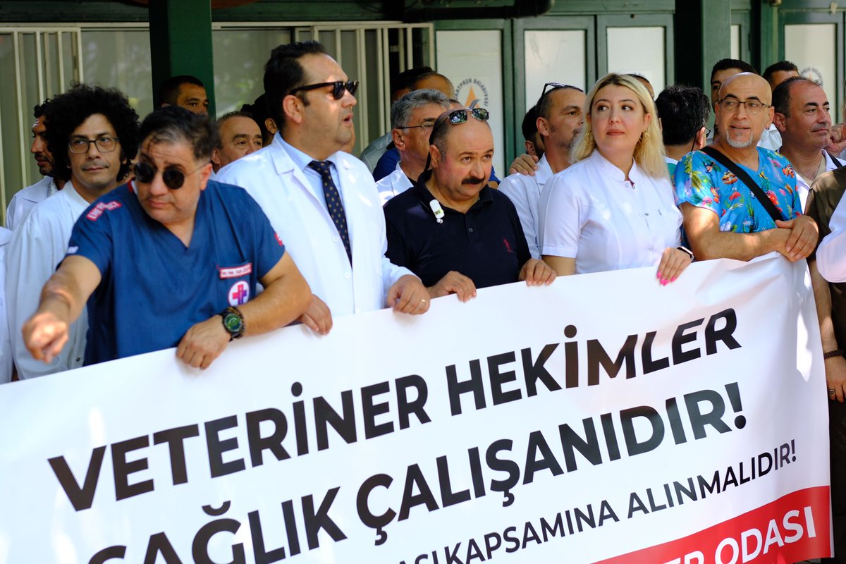 AntalyaVHO's tweet image. Mesleğimize karşı artan fiziki, psikolojik ve ekonomik şiddete hayır demek, Sağlıkta şiddet yasası kapsamına alınmak için 21 Ağustos 2023 Pazartesi Aydın Kanza Parkında gerçekleştirilen basın açıklamamız.