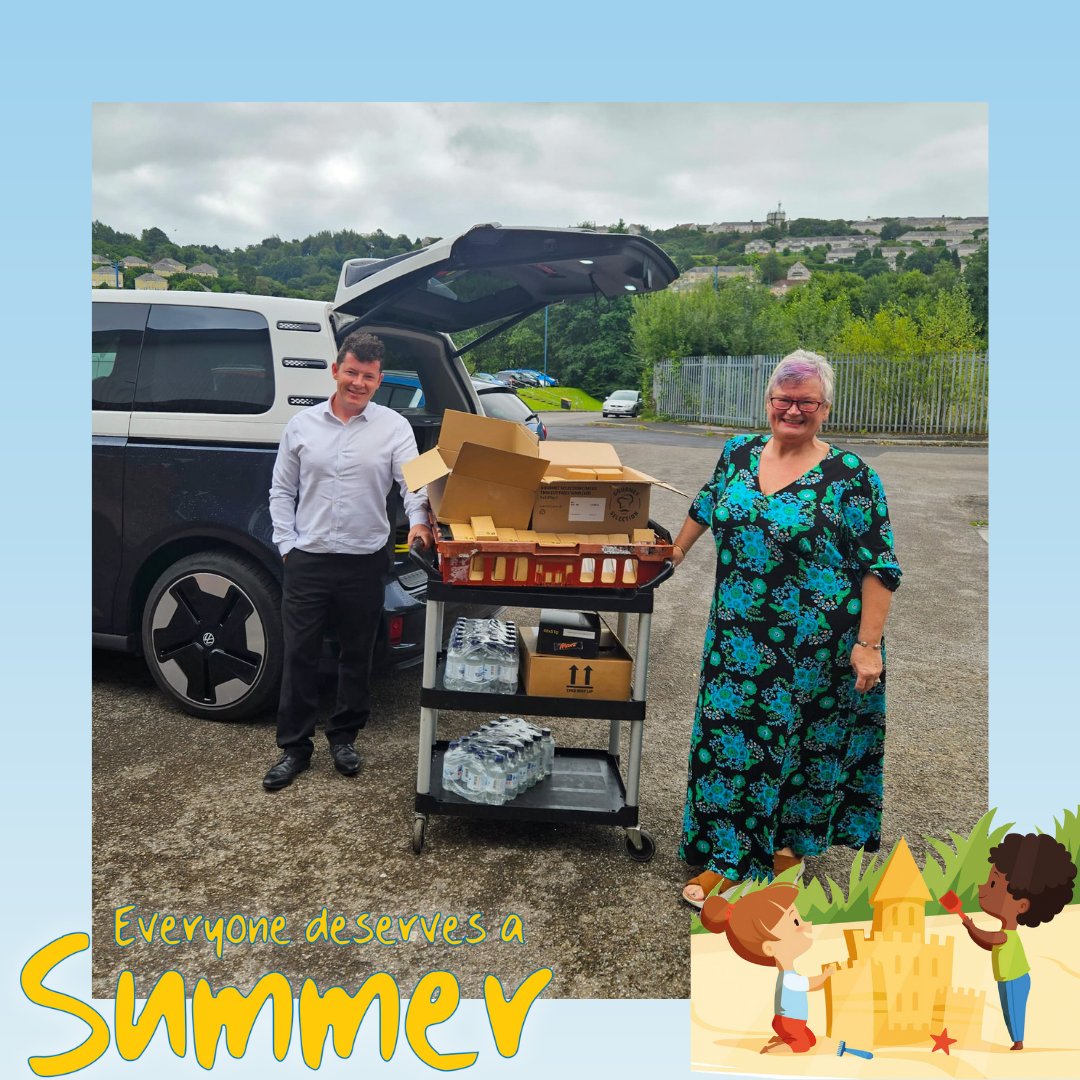 carolynharris24's tweet photo. #EveryoneDeservesASummer is in full swing as we try and pack in as much fun for the little ones before they go back to school☀️

A big thank you to @SinclairVans for helping us deliver packed lunches 🥪 and to Julie Williamson from High Street Car Boot Sale for the donation 1/4 https://t.co/QQXoIBwDGC