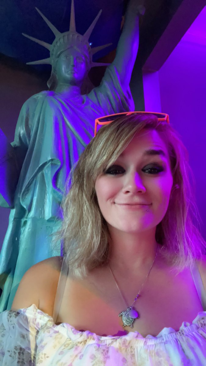 justmedash's tweet photo. Had an amazing time at #woodwardcruise . Got a couple of great pics and video. Had the pleasure of taking a couple pics with #pontiacsfinest #spindatbitch!!!!! https://t.co/fXGdKOsBts