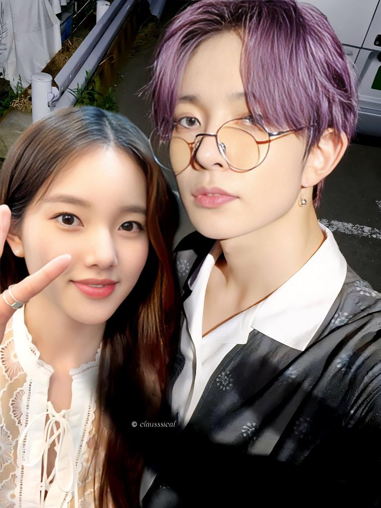 clausssical's tweet photo. met malam guis #heesoojin https://t.co/cgjtnv9LNj