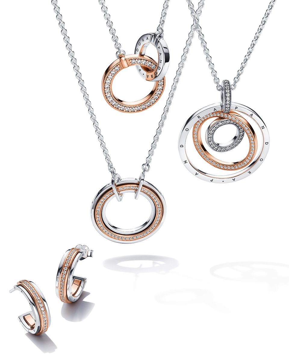 JFosterJewelers's tweet image. Entering our two-tone era. 😍 #PandoraSignature #PandoraStyle #PandoraNecklace #PandoraEarring #TheSignatureCollection #MixedMetals