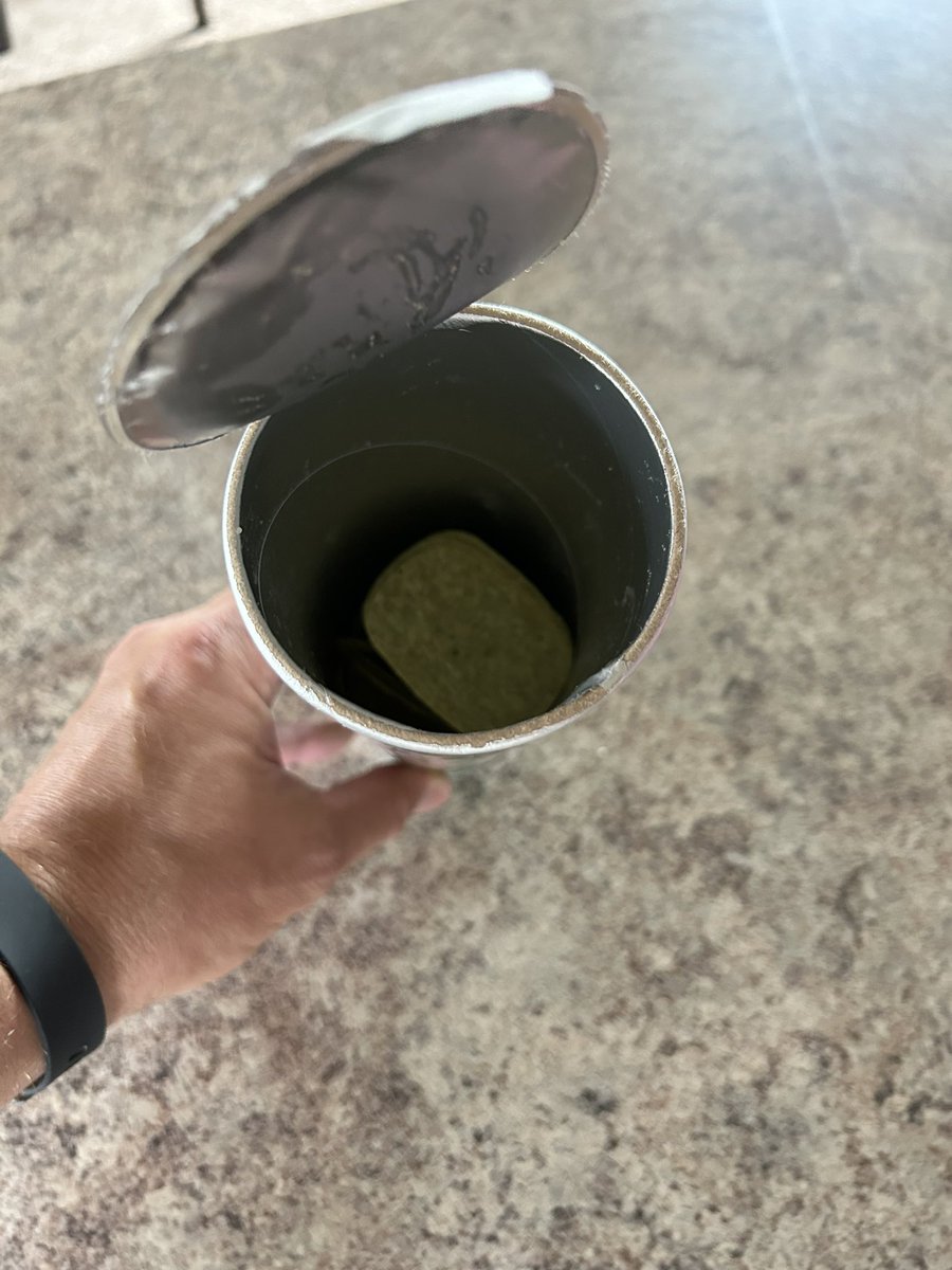 BoomerBoomer726's tweet photo. @SensibleP got a package of chips this weekend and it was half full. Like your stuff, but won’t be buying any more if we’re only going to get half a can. https://t.co/Xo044KH3JD