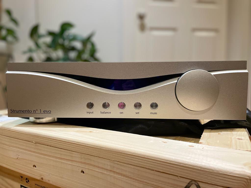 Absolute_Hi_End's tweet image. NEW ARRIVAL 

All New Preamplifier - Strumento No.1 EVO by Italian manufacturer Audia Flight just landed in Australia!
Such a superb performer!

@AudiaFlight #audiaflight #audiaflightstrumentono1evo #audiaflightpreamp #audiaflightaustralia #highendaudio