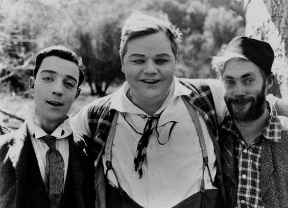 BusterKGifs's tweet photo. @BusterKeatonSoc #OMGoodness! This is great!!!
#UntilThatDay #ACountryHero1917 https://t.co/rh99Zu6YXJ