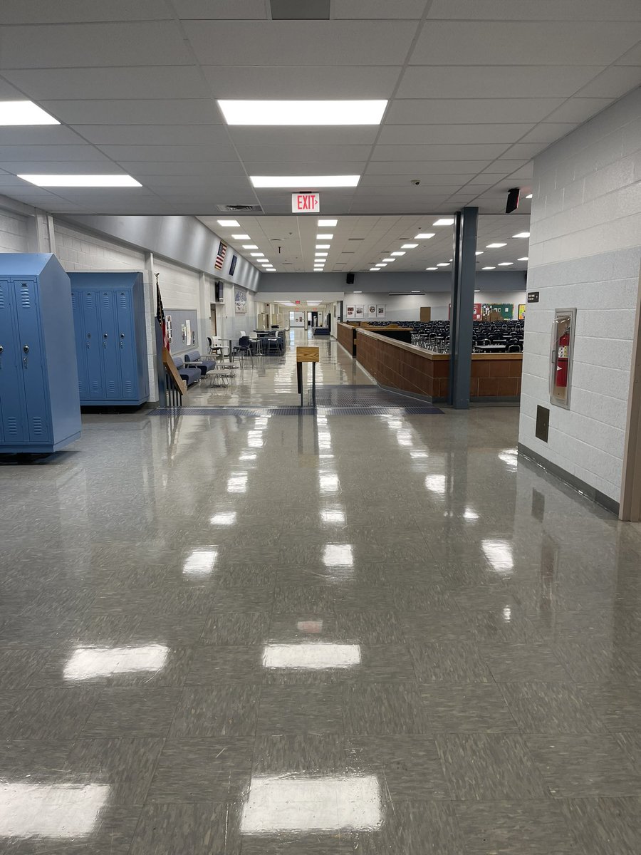 FisherSro's tweet photo. In less than 24 hrs these halls will be bustling with students and new opportunities. https://t.co/DcsuvqBcCm