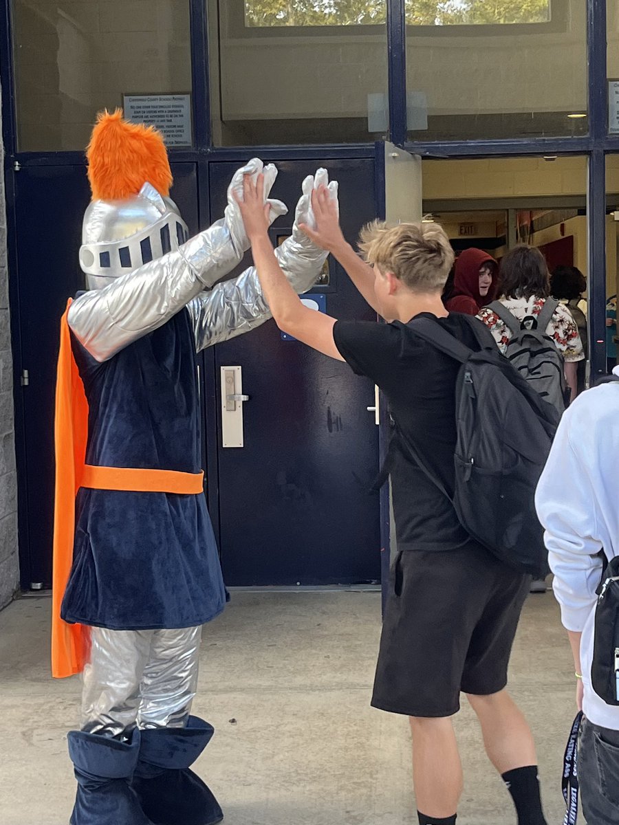 MHSLancers's tweet photo. Lance welcomes our new freshmen to Manchester! Class of 2027 https://t.co/hLLHrKhpZW