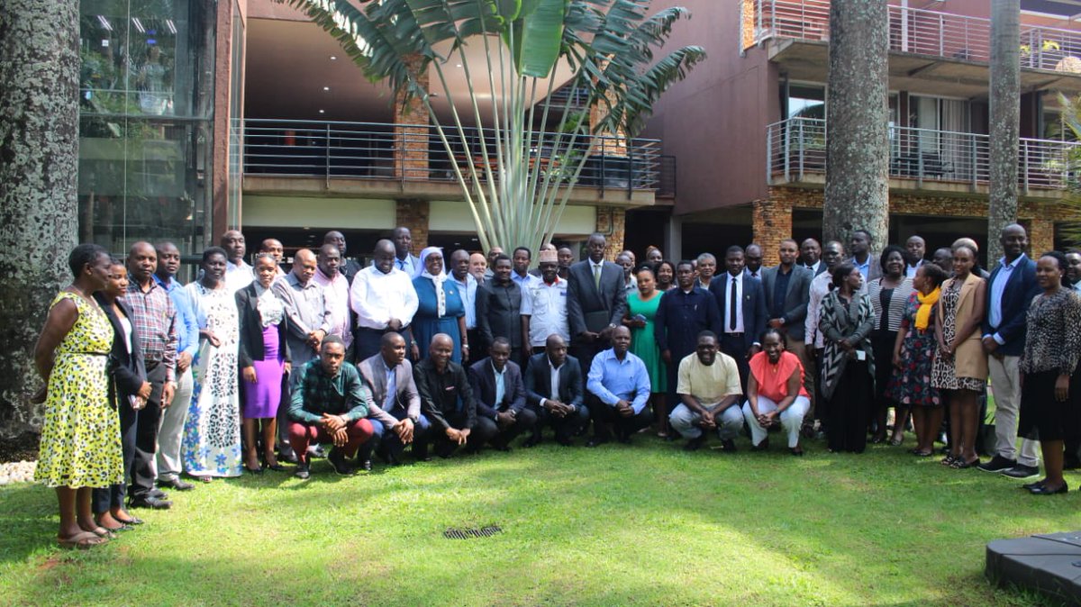 MAAIF_Uganda's tweet image. Ongoing in Kampala: Training and consultative meeting on control of Foot and Mouth Disease and other Transboundary Animal Diseases organised in collaboration with @USDA , Land O'Lakes Venture 37 &amp;amp; @TraseEac opened by Hon. @FrankTumwebazek

#FMDControl
#FMDControlUG 
#TBADControl