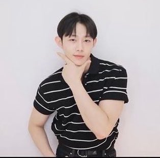 초코 tweet media