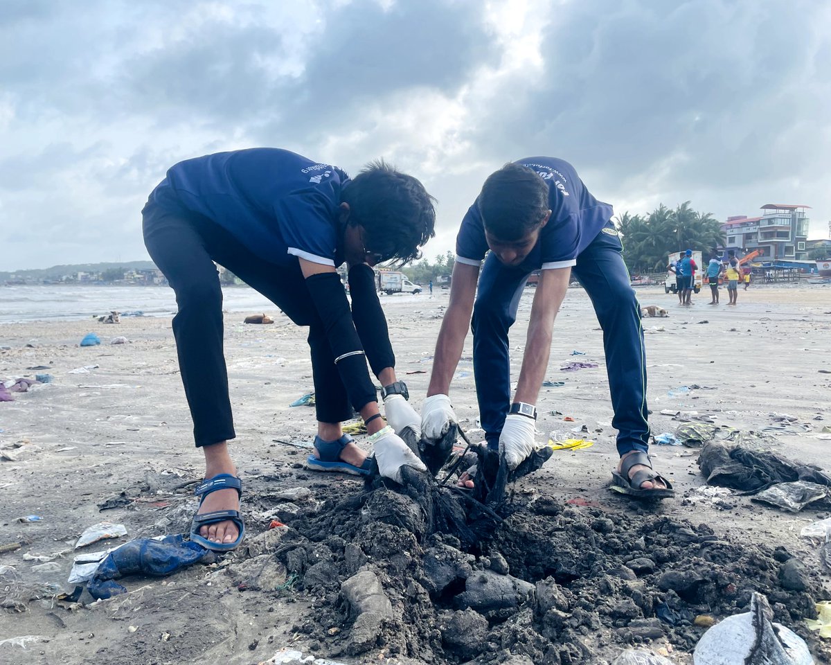 forfuturein's tweet photo. #BeachCleanup226
Uttan beach , Mira Bhayandar 
12/08/2023, Saturday 

"We can make homes wherever we want but not marine animals they have only one ocean so save it."
.
 FFI is doing their best to clean our environment, you can do it too! 
See you in the next cleanup! https://t.co/yigbNU3H6u