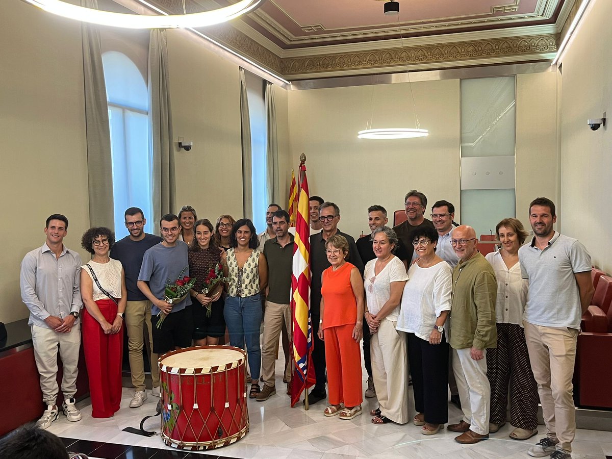 Hem iniciat la Festa Major d'Igualada amb l'entrega del Penó a l'<a href="/AteneuIgualadi/">Ateneu Igualadí</a>, la presentació de l'Estampa del Sant feta per <a href="/celscodina/">cels codina</a> i l'entrega del Tabal a la Bet Andreu. 
<a href="/dvilarrubias/">Daniel Vilarrubias</a> ha fet una primera aproximació a la figura del Drac Antic d'Igualada.