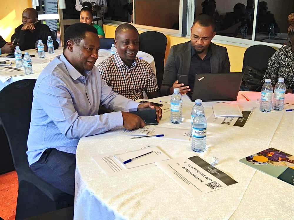 MAAIF_Uganda's tweet image. The concept of PPPs, as advocated by the World Organization for Animal Health (@WOAH), emphasizes the joint efforts of the public and private sectors in assuming responsibilities and pooling resources for effective disease prevention and management.

#TBADControl
#FMDControl