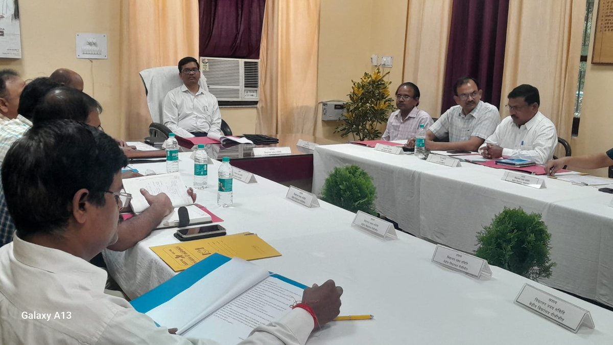 Dmpilibhit's tweet photo. केंद्रीय विद्यालय पीलीभीत की प्रबंध समिति की सत्र 2023-24 हेतु प्रथम समीक्षा बैठक हुई संपन्न।

विद्यालय के सुचारू संचालन हेतु सामग्री/ उपकरण हेतु  दी गई संस्तुति, मानकों के अनुसार कार्य सपन्न कराने हेतु संबंधित को दिए निर्देश। @UPGovt @ChiefSecyUP @CommissionerBa1 @InfoDeptUP https://t.co/XYBWCwMwHR