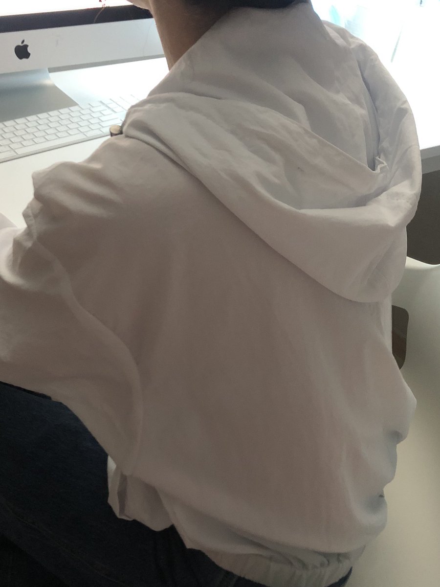 ornamentday's tweet photo. 바람막이도 가성비로 무려 5컬러 데려올 예정

조금만 기다려주시와요.. 지금 입긴 더워요.. 🌀 딸기우유 색감도 있고 질도 짱짱하고.. 3만원 초에 올리겠습니다.. 🤍 https://t.co/ldc9THLBNL